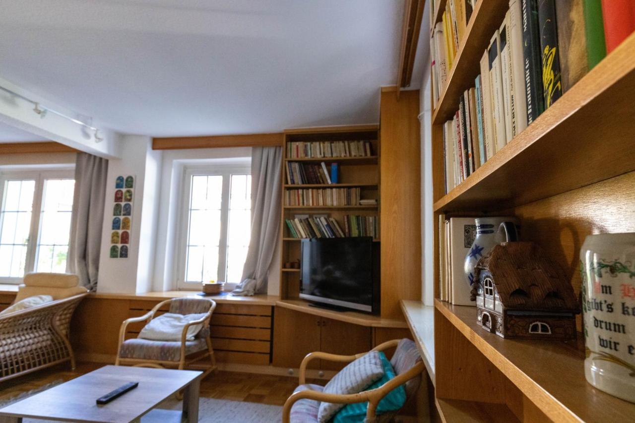 Theo 109 Apartment